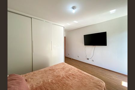 Casa à venda com 130m², 3 quartos e 2 vagasSuíte