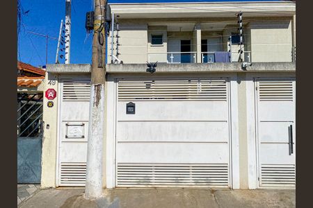 Casa à venda com 130m², 3 quartos e 2 vagasFachada