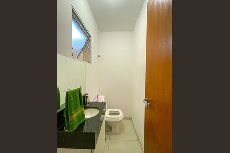 Casa à venda com 130m², 3 quartos e 2 vagasLavabo