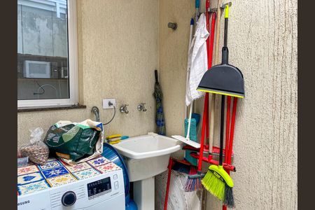Casa à venda com 130m², 3 quartos e 2 vagasÁrea de Serviço
