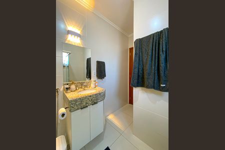 Casa à venda com 130m², 3 quartos e 2 vagasBanheiro Social