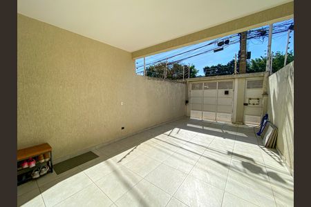 Casa à venda com 130m², 3 quartos e 2 vagasGaragem