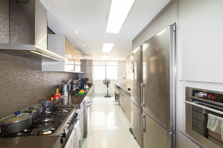 Apartamento à venda com 400m², 4 quartos e 4 vagas Apartamento à venda com 400m², 4 quartos e 4 vagasCozinha