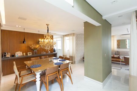 Apartamento à venda com 400m², 4 quartos e 4 vagas Apartamento à venda com 400m², 4 quartos e 4 vagasSala