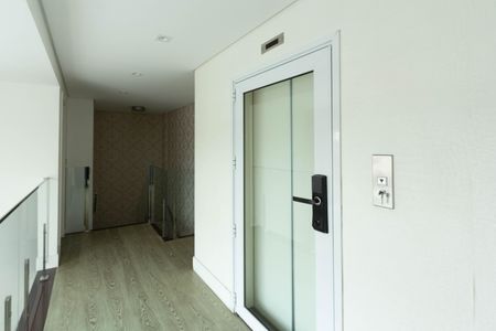 Apartamento à venda com 400m², 4 quartos e 4 vagas Apartamento à venda com 400m², 4 quartos e 4 vagasCorredor