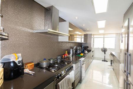 Apartamento à venda com 400m², 4 quartos e 4 vagas Apartamento à venda com 400m², 4 quartos e 4 vagasCozinha