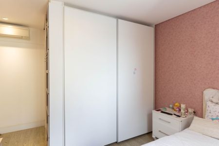 Apartamento à venda com 400m², 4 quartos e 4 vagas Apartamento à venda com 400m², 4 quartos e 4 vagasSuíte 2