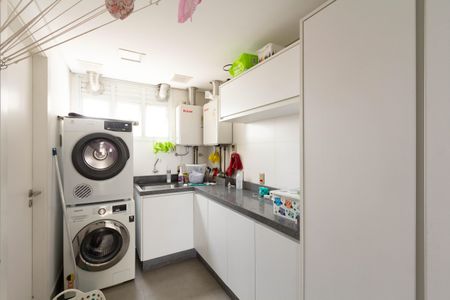 Apartamento à venda com 400m², 4 quartos e 4 vagas Apartamento à venda com 400m², 4 quartos e 4 vagasÁrea de Serviço