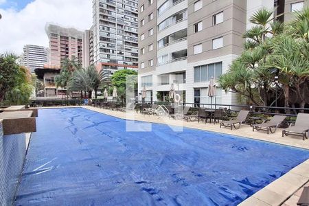 Apartamento à venda com 400m², 4 quartos e 4 vagas Apartamento à venda com 400m², 4 quartos e 4 vagasÁrea comum - Piscina