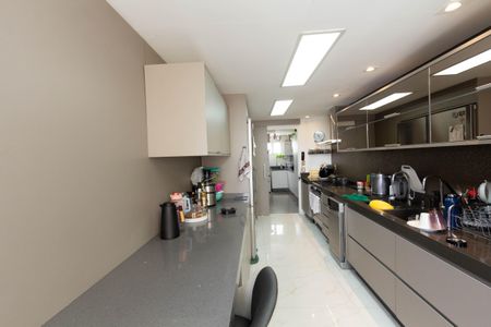 Apartamento à venda com 400m², 4 quartos e 4 vagas Apartamento à venda com 400m², 4 quartos e 4 vagasCozinha