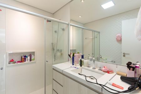 Apartamento à venda com 400m², 4 quartos e 4 vagas Apartamento à venda com 400m², 4 quartos e 4 vagasBanheiro da Suíte 3