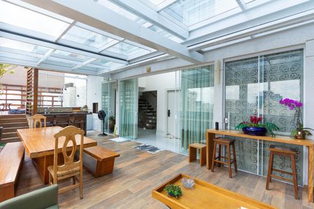 Apartamento à venda com 400m², 4 quartos e 4 vagas Apartamento à venda com 400m², 4 quartos e 4 vagasVaranda da Sala