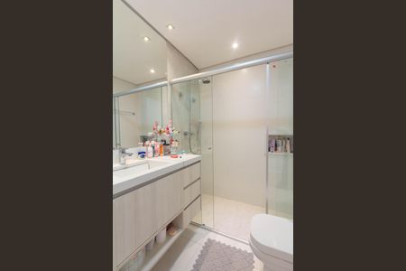 Apartamento à venda com 400m², 4 quartos e 4 vagas Apartamento à venda com 400m², 4 quartos e 4 vagasBanheiro da Suíte 2