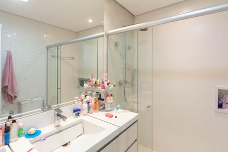 Apartamento à venda com 400m², 4 quartos e 4 vagas Apartamento à venda com 400m², 4 quartos e 4 vagasBanheiro da Suíte 2