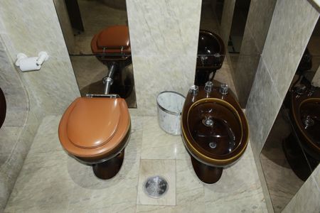 Apartamento à venda com 350m², 5 quartos e 4 vagasBanheiro da Suíte 2