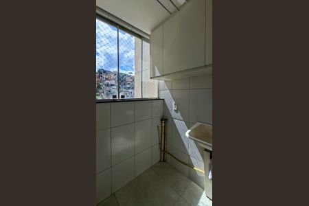 Apartamento à venda com 64m², 3 quartos e 1 vagaÁrea de Serviço