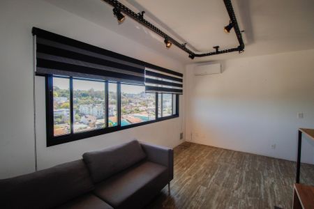 Sala de apartamento para alugar com 1 quarto, 43m² em Jardim do Salso, Porto Alegre