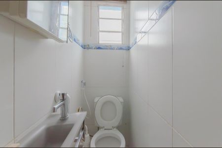 Casa à venda com 164m², 4 quartos e sem vagaBanheiro da Suíte