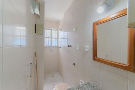 Casa à venda com 164m², 4 quartos e sem vagaBanheiro da Kitnet