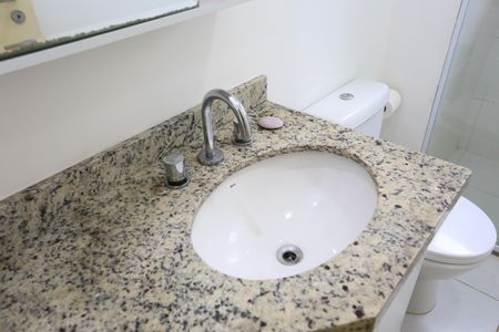 Apartamento para alugar com 60m², 2 quartos e 1 vaga Apartamento para alugar com 60m², 2 quartos e 1 vagaBanheiro da Suíte 1