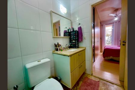 Casa de condomínio para alugar com 152m², 3 quartos e 3 vagasBanheiro 1