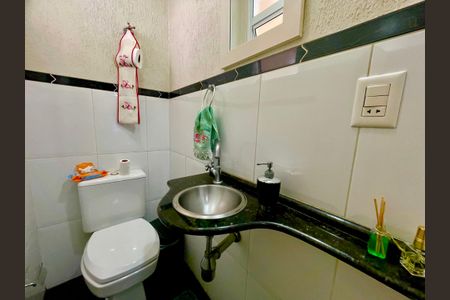 Casa de condomínio para alugar com 152m², 3 quartos e 3 vagasBanheiro 3