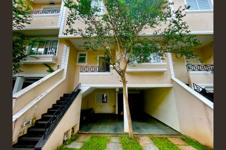 Casa de condomínio para alugar com 152m², 3 quartos e 3 vagasPlaca instalada na fachada do imóvel