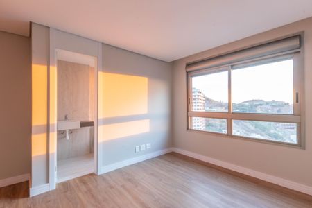 Apartamento à venda com 241m², 4 quartos e 4 vagas Apartamento à venda com 241m², 4 quartos e 4 vagasSuíte 2
