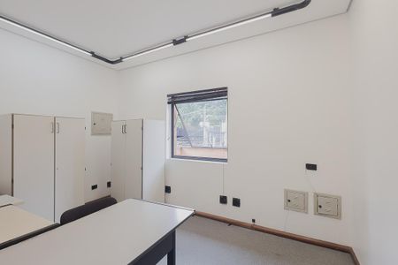 Casa à venda com 366m², 12 quartos e 20 vagas Casa à venda com 366m², 12 quartos e 20 vagasQuarto 6