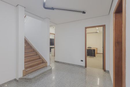 Casa à venda com 366m², 12 quartos e 20 vagas Casa à venda com 366m², 12 quartos e 20 vagasCorredor