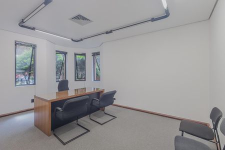 Casa à venda com 366m², 12 quartos e 20 vagas Casa à venda com 366m², 12 quartos e 20 vagasQuarto 1