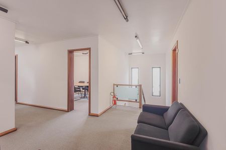 Casa à venda com 366m², 12 quartos e 20 vagas Casa à venda com 366m², 12 quartos e 20 vagasCorredor