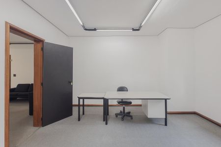 Casa à venda com 366m², 12 quartos e 20 vagas Casa à venda com 366m², 12 quartos e 20 vagasQuarto 9