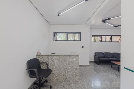 Casa à venda com 366m², 12 quartos e 20 vagas Casa à venda com 366m², 12 quartos e 20 vagasSala