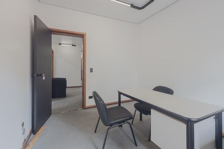 Casa à venda com 366m², 12 quartos e 20 vagas Casa à venda com 366m², 12 quartos e 20 vagasQuarto 7