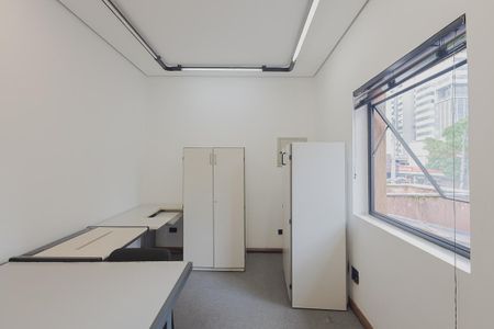 Casa à venda com 366m², 12 quartos e 20 vagas Casa à venda com 366m², 12 quartos e 20 vagasQuarto 6