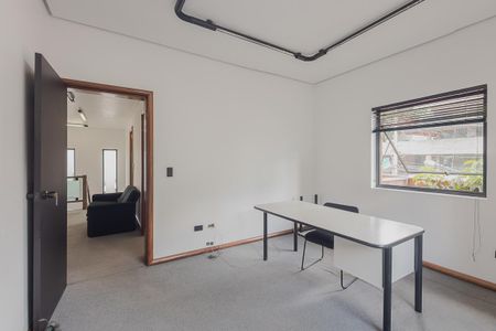 Casa à venda com 366m², 12 quartos e 20 vagas Casa à venda com 366m², 12 quartos e 20 vagasQuarto 8