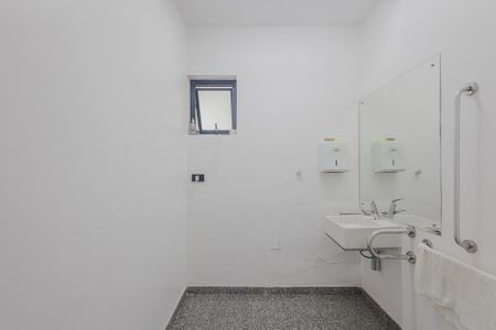 Casa à venda com 366m², 12 quartos e 20 vagas Casa à venda com 366m², 12 quartos e 20 vagasLavabo 3