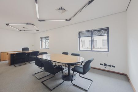 Casa à venda com 366m², 12 quartos e 20 vagas Casa à venda com 366m², 12 quartos e 20 vagasSuíte