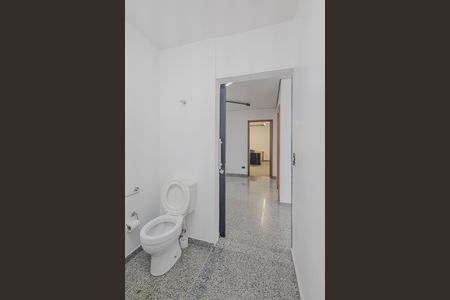 Casa à venda com 366m², 12 quartos e 20 vagas Casa à venda com 366m², 12 quartos e 20 vagasLavabo 3