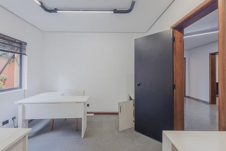 Casa à venda com 366m², 12 quartos e 20 vagas Casa à venda com 366m², 12 quartos e 20 vagasQuarto 4