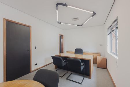 Casa à venda com 366m², 12 quartos e 20 vagas Casa à venda com 366m², 12 quartos e 20 vagasSuíte