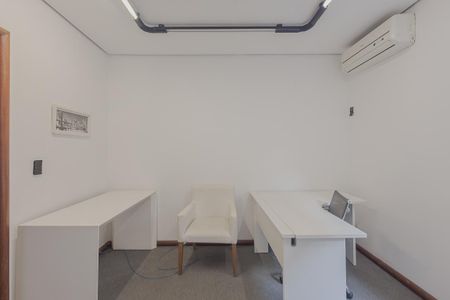 Casa à venda com 366m², 12 quartos e 20 vagas Casa à venda com 366m², 12 quartos e 20 vagasQuarto 4