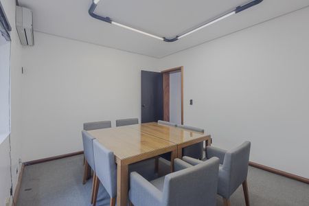 Casa à venda com 366m², 12 quartos e 20 vagas Casa à venda com 366m², 12 quartos e 20 vagasQuarto 5