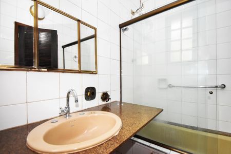 Casa para alugar com 100m², 1 quarto e 1 vaga Casa para alugar com 100m², 1 quarto e 1 vagaBanheiro da Suíte