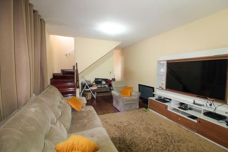Casa à venda com 130m², 3 quartos e sem vaga Casa à venda com 130m², 3 quartos e sem vagaSala