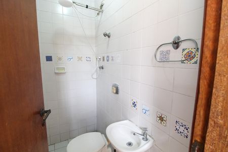 Casa à venda com 130m², 3 quartos e sem vaga Casa à venda com 130m², 3 quartos e sem vagaBanheiro de serviço