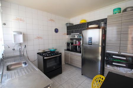 Casa à venda com 130m², 3 quartos e sem vaga Casa à venda com 130m², 3 quartos e sem vagaCozinha