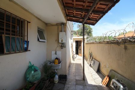 Casa à venda com 130m², 3 quartos e sem vaga Casa à venda com 130m², 3 quartos e sem vagaChurrasqueira