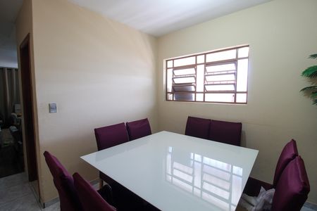 Casa à venda com 130m², 3 quartos e sem vaga Casa à venda com 130m², 3 quartos e sem vagaSala de Jantar